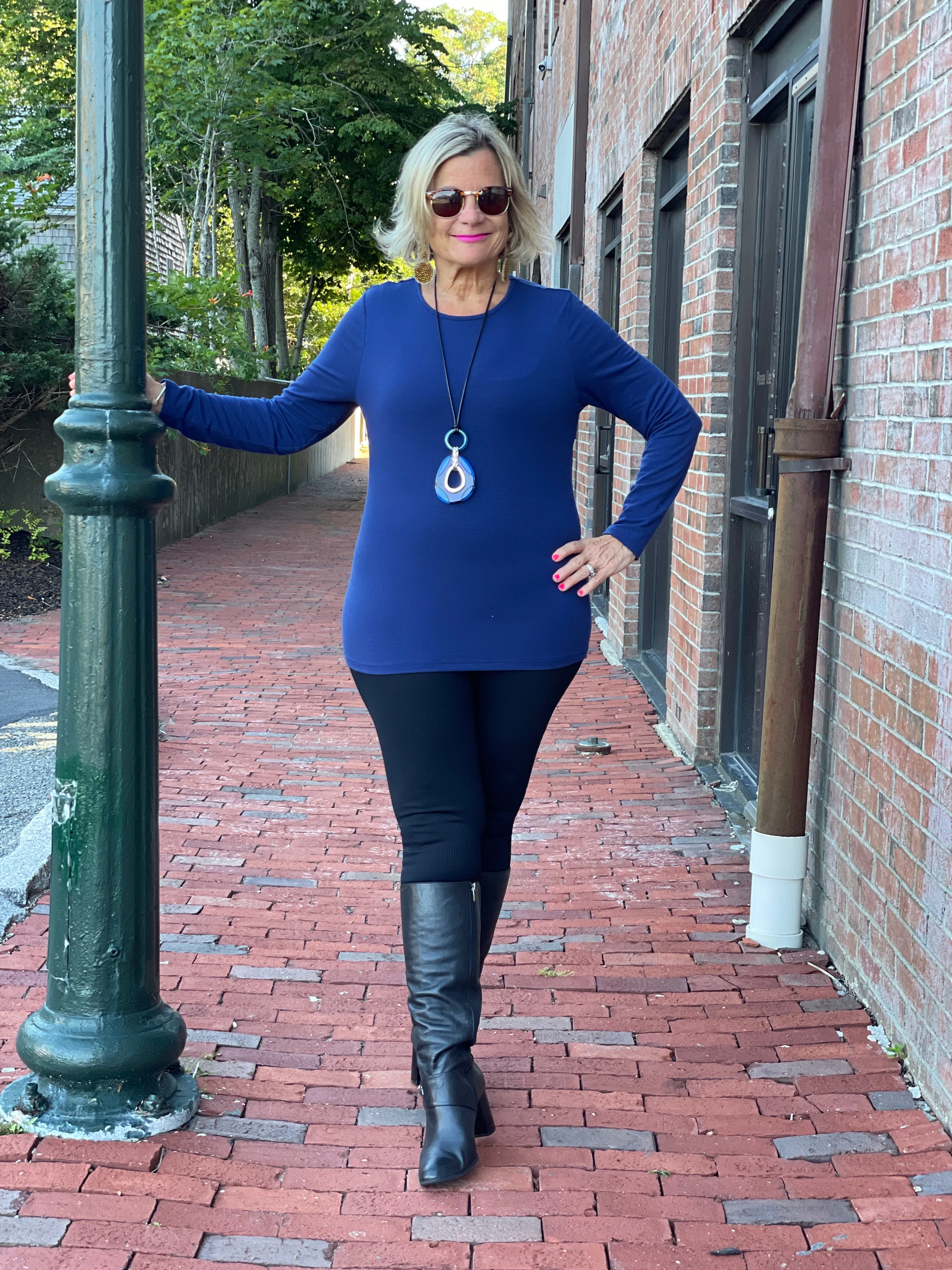 BASE LAYER BLUE TOP