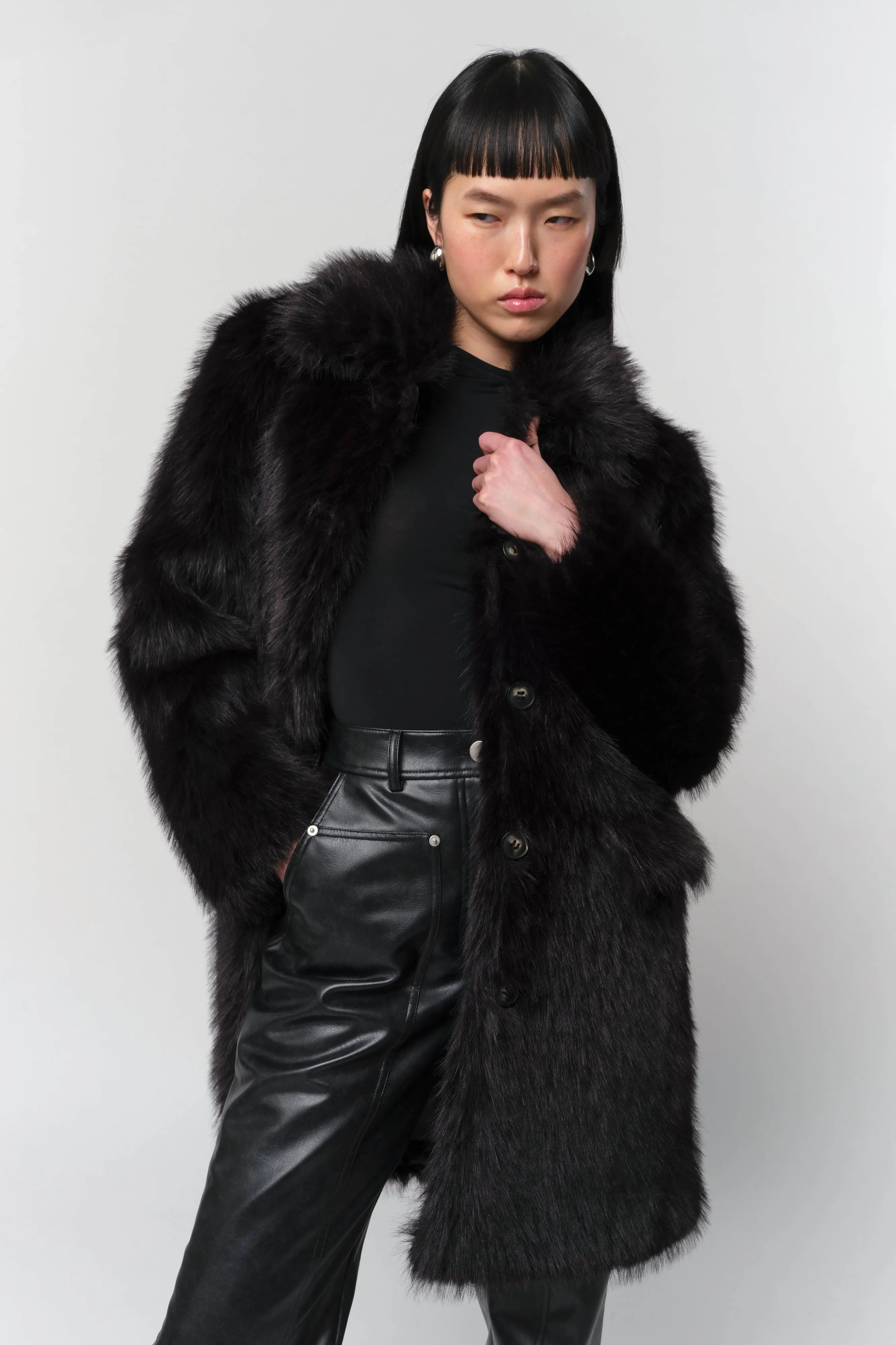 Pamela Mid-Length Coat in Noir