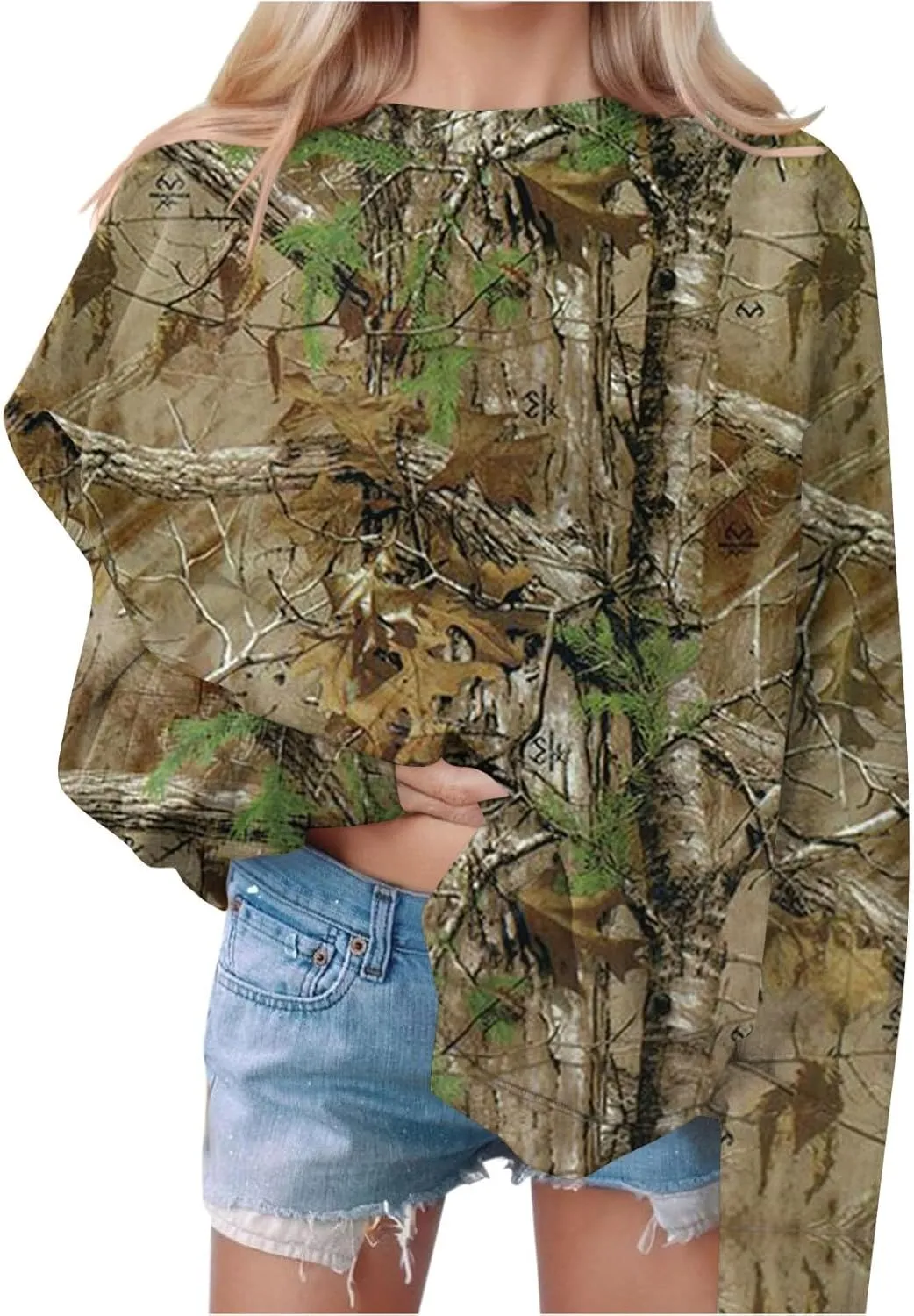 Women's Camo Sweatshirt Maple-Leaf Print Oversized Sweatshirt Fleece Crewneck Shirts Casual Fall Pullover Tops